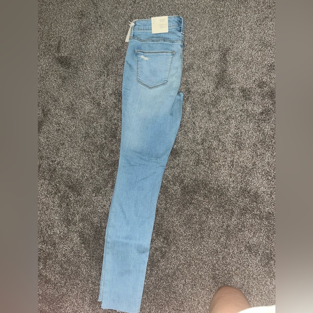 Ripped skinny jeans